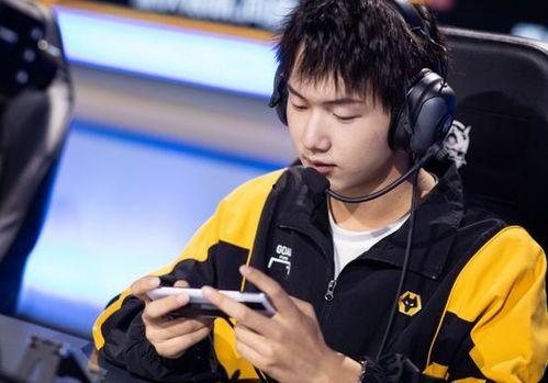 狼队圈内爆料的是谁,揭秘神秘爆料者身份之谜  第1张